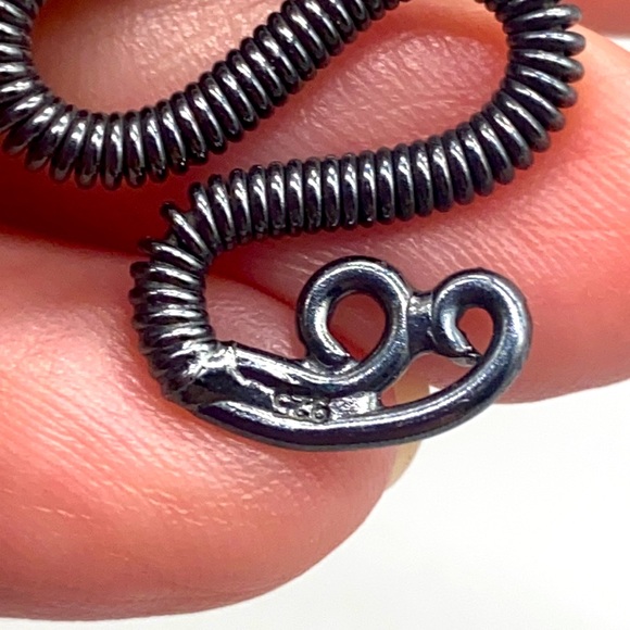 Very unique sterling silver and rhodium plated rainbow moonstone ring size 8 🦋 - Picture 6 of 7